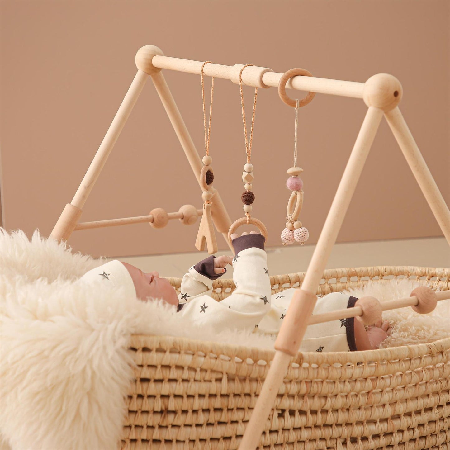 Ornament Newborn Baby Crib Fitness Frame