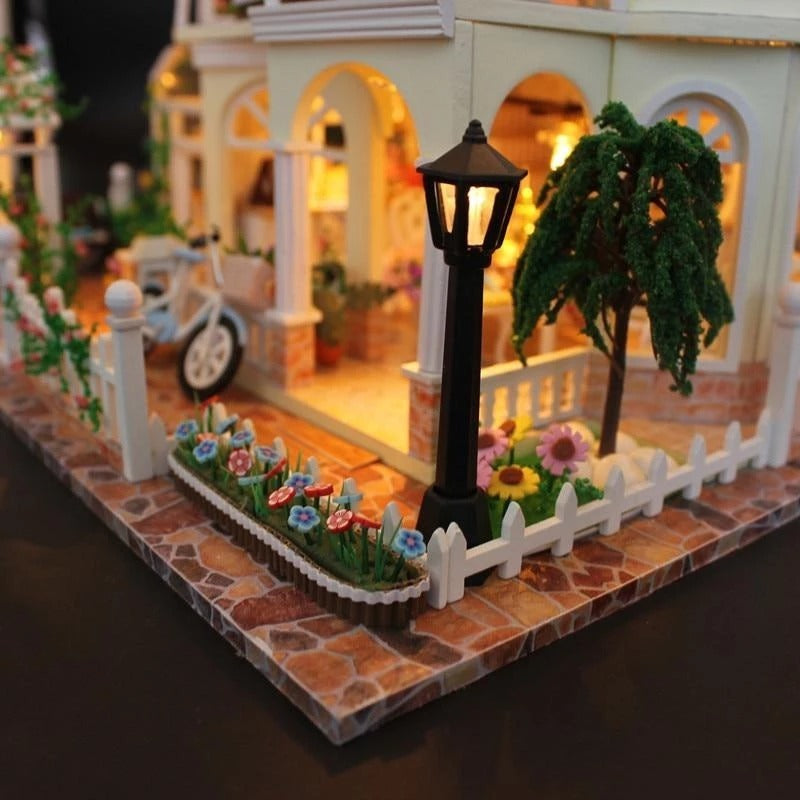 Dream Weaver's Delight: DIY Miniature Dollhouse Kit